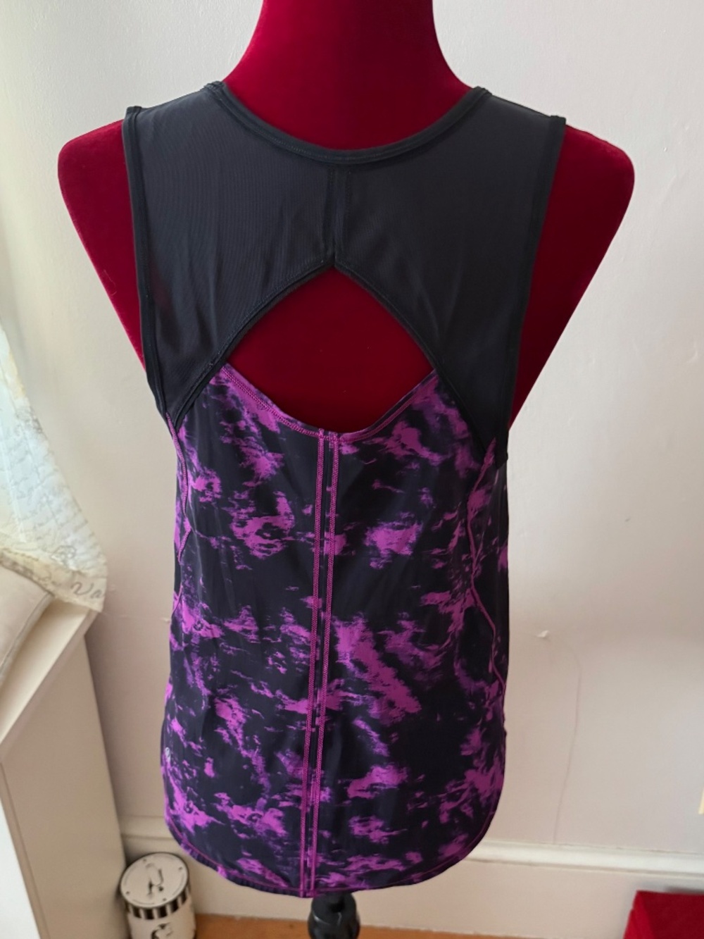 Lululemon Wms Tank Top Black purple pink size Med - Picture 2 of 10